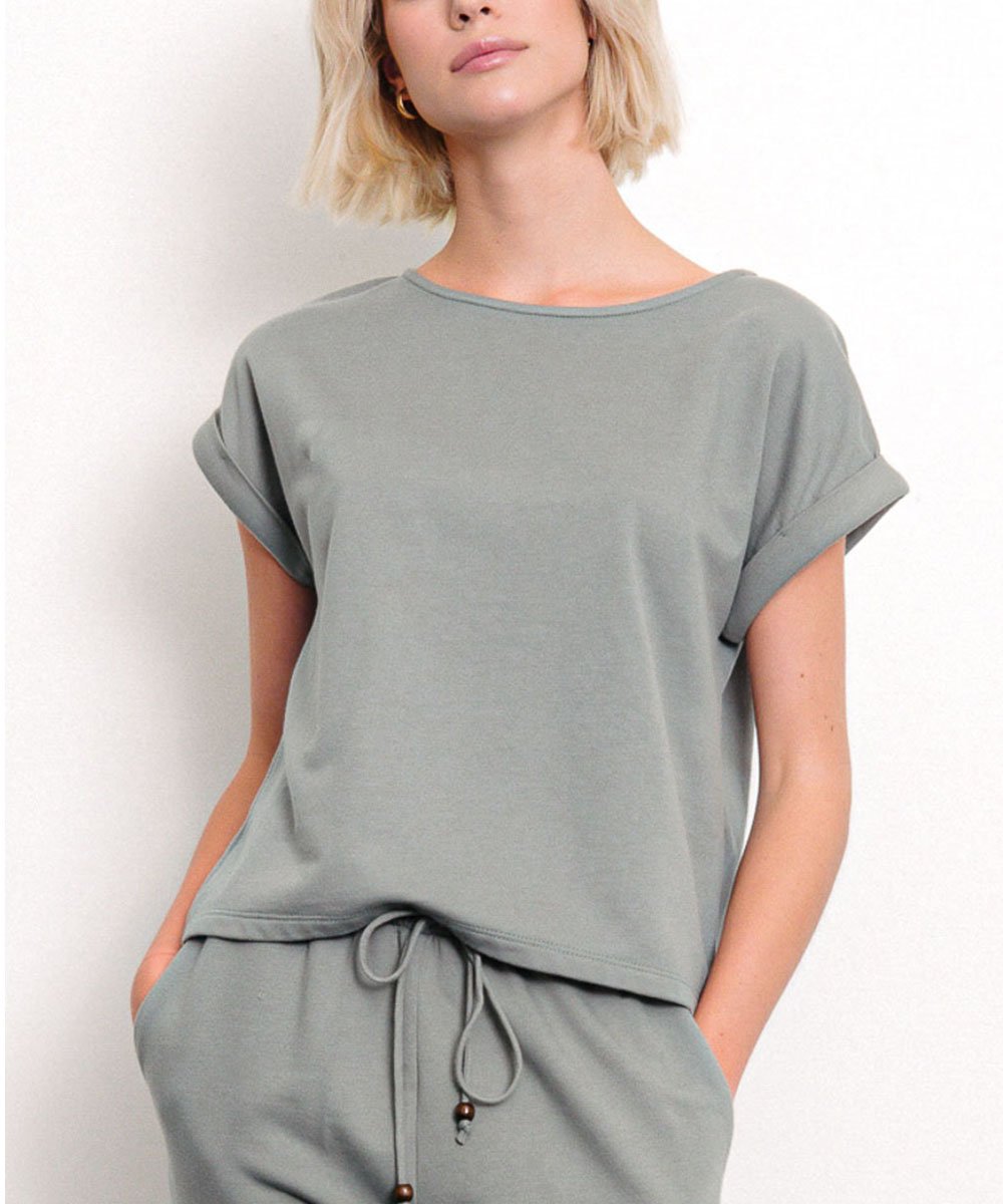 Loose Fit Crop Top by Fabina is more than just your average tee.  Add this brushed organic hemp top to your wardrobe to instantly step up your everyday look while help saving our planet.  Hand-crafted Delicately folded sleeves Oversized fit Eco-friendly  ?id=24527125905560